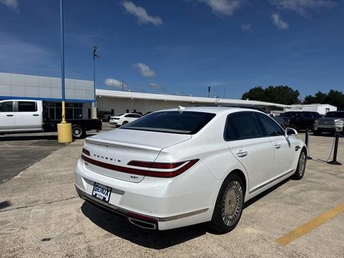Used 2020 Genesis G90 3.3T Premium RWD image 7