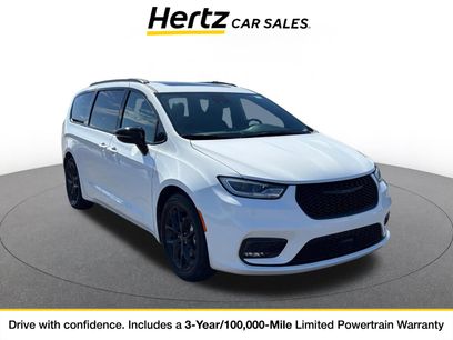 Used 2025 Chrysler Pacifica Limited