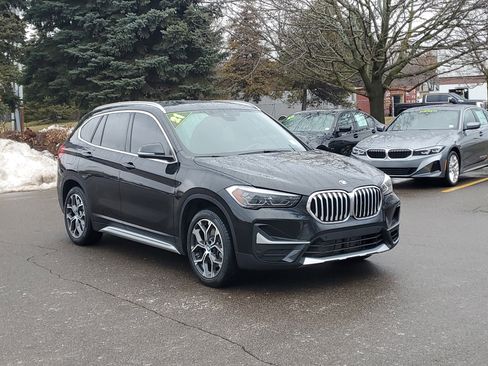 Used 2021 BMW X1 xDrive28i w/ Premium Package image 4