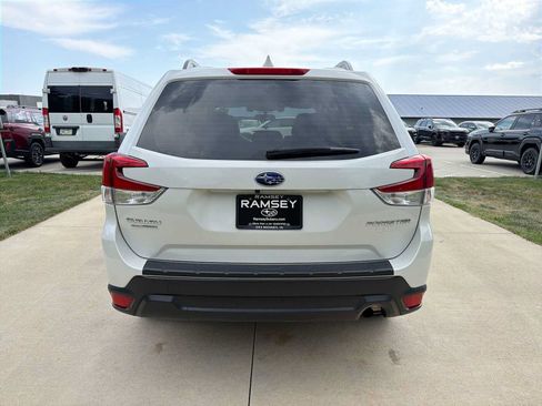 Used 2021 Subaru Forester AWD/4WD image 5