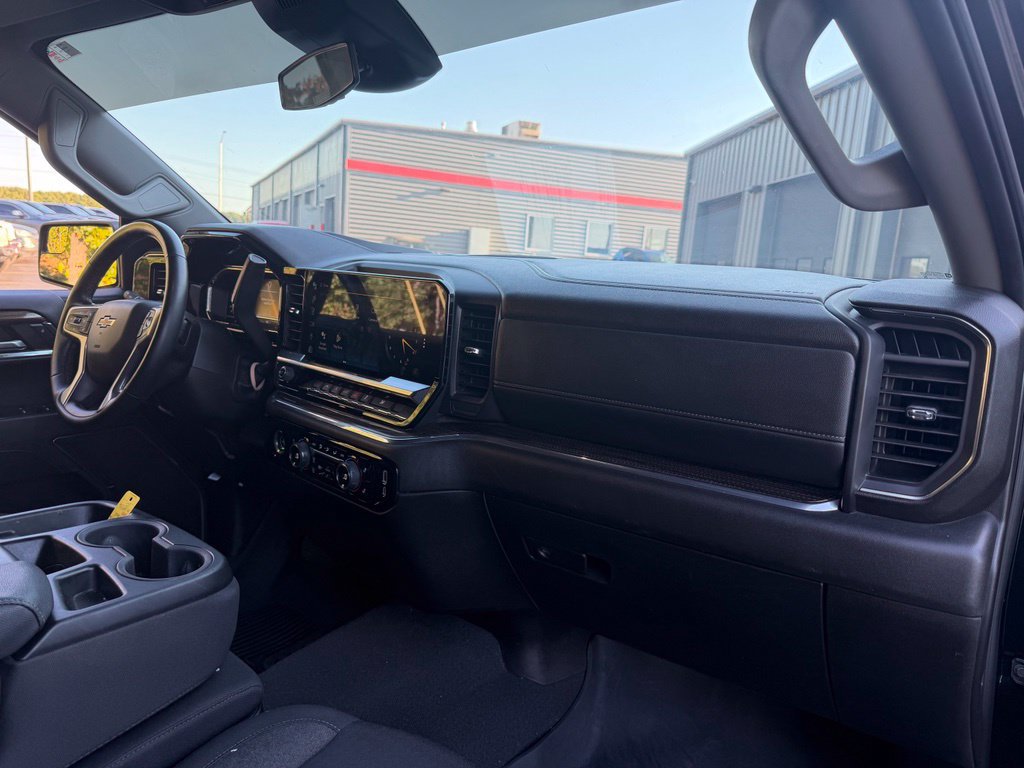 Used 2024 Chevrolet Silverado 1500 LT AWD/4WD image 12