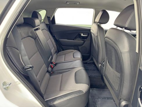 Used 2019 Kia Niro EX image 36