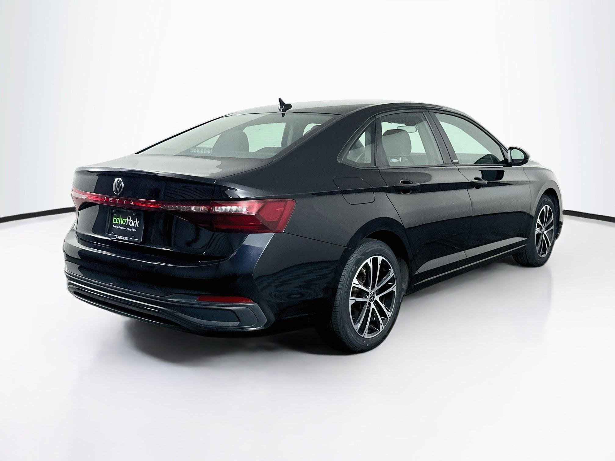 Used 2025 Volkswagen Jetta Sport FWD image 9