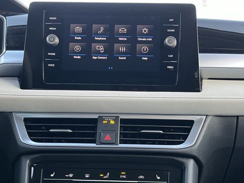 New 2026 Volkswagen Taos SE AWD/4WD image 9