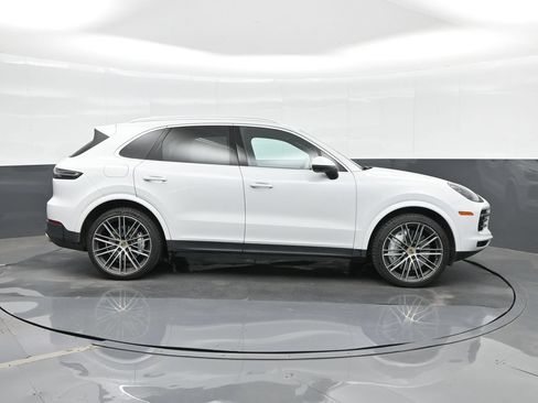 Certified 2022 Porsche Cayenne AWD/4WD image 10