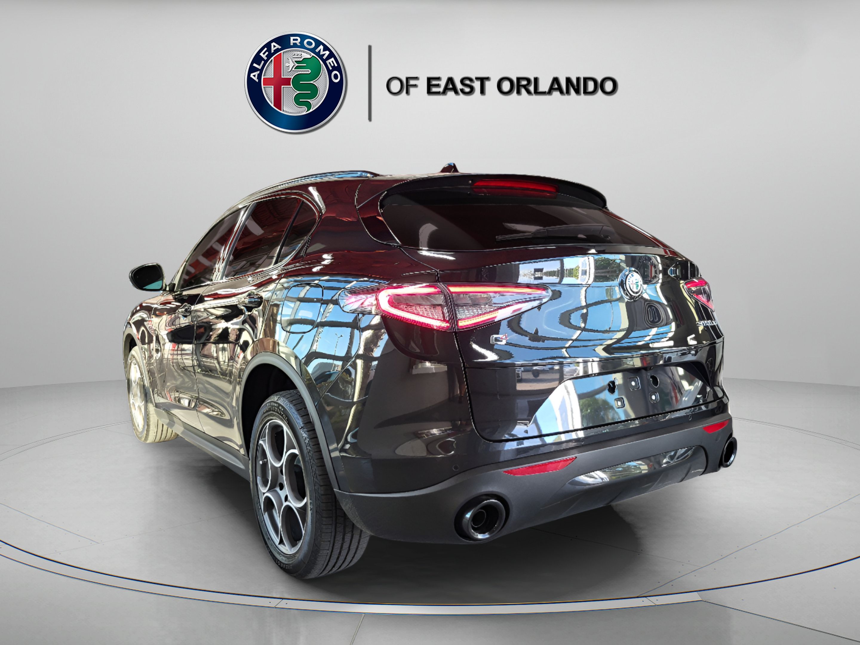New 2025 Alfa Romeo Stelvio Sprint AWD/4WD image 6