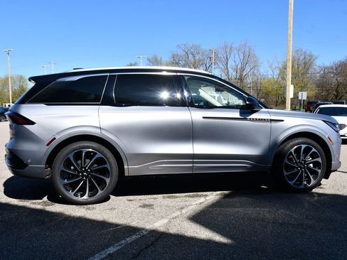 Used 2024 Lincoln Nautilus Black Label AWD/4WD image 7
