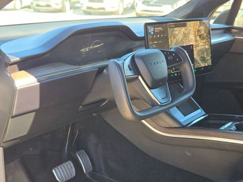 Used 2022 Tesla Model X image 10
