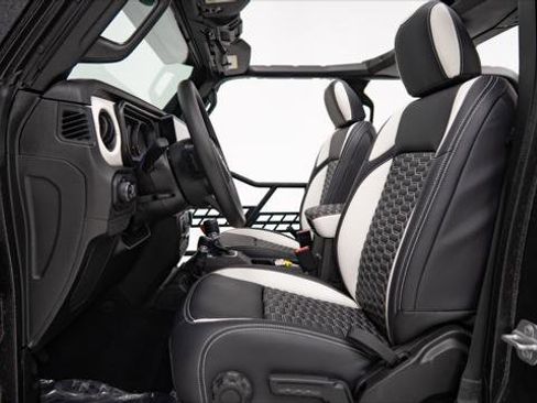 Used 2026 Jeep Gladiator Sport image 14