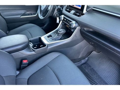 Certified 2024 Toyota RAV4 LE AWD/4WD image 18