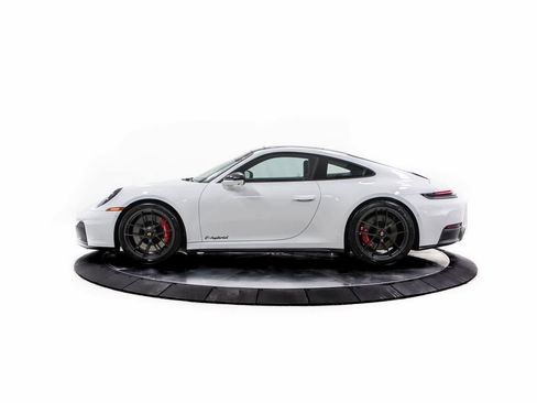 New 2026 Porsche 911 Carrera GTS image 2