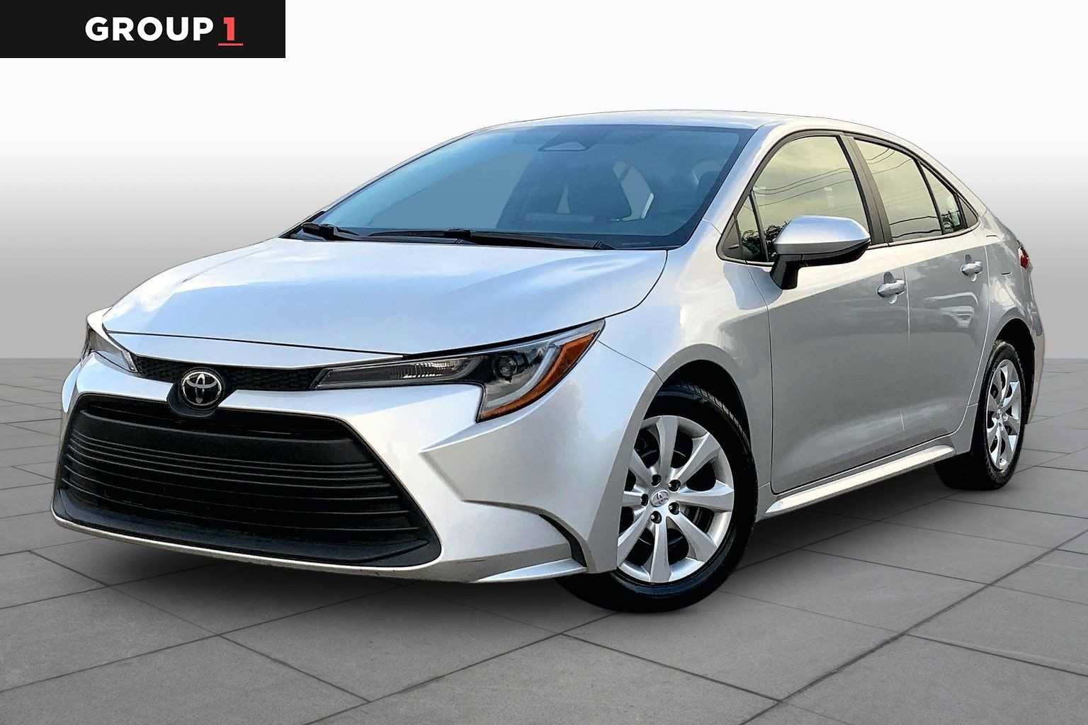 Used 2025 Toyota Corolla LE FWD image 1