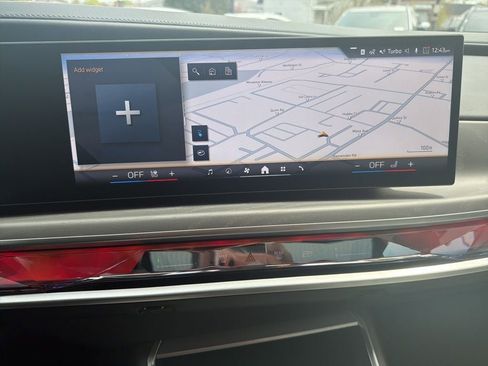 Used 2025 BMW i7 eDrive50 w/ M Sport Package RWD image 31