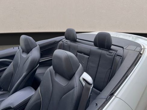 Used 2018 BMW 430i Convertible image 9
