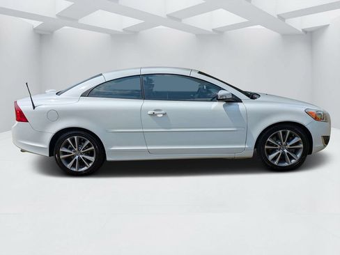 Used 2013 Volvo C70 T5 FWD image 2