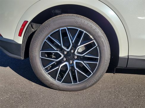 Certified 2025 Ford Mustang Mach-E Premium image 5