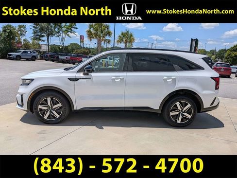 Used 2021 Kia Sorento S FWD image 13
