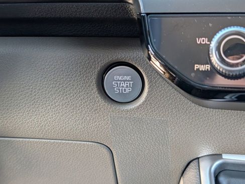 Used 2026 Kia Carnival image 7