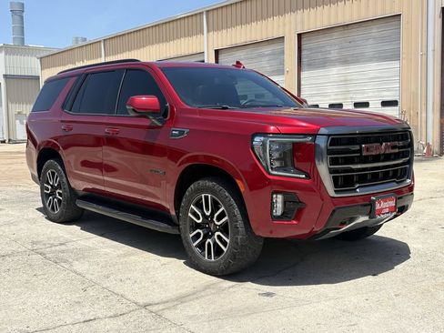 Used 2021 GMC Yukon AT4 w/ Rear Media and Nav Package AWD/4WD image 3