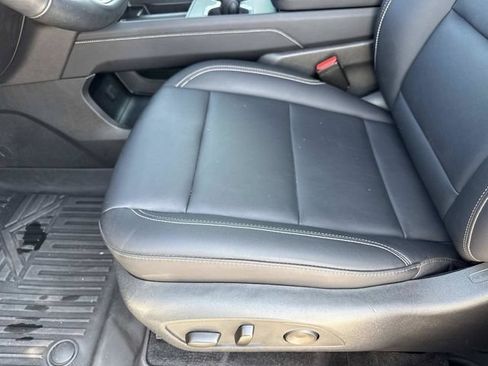 Used 2025 GMC Acadia Elevation w/ Elevation Premium Package FWD image 20