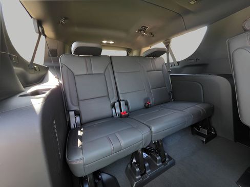 New 2026 Chevrolet Suburban RST AWD/4WD image 10