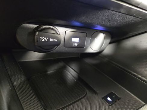 Used 2024 Hyundai Elantra Limited FWD image 25