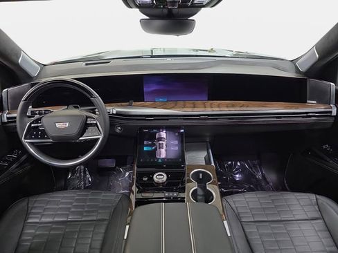 Used 2026 Cadillac Escalade ESV Platinum Sport w/ LPO, Floor Liner Package RWD image 10