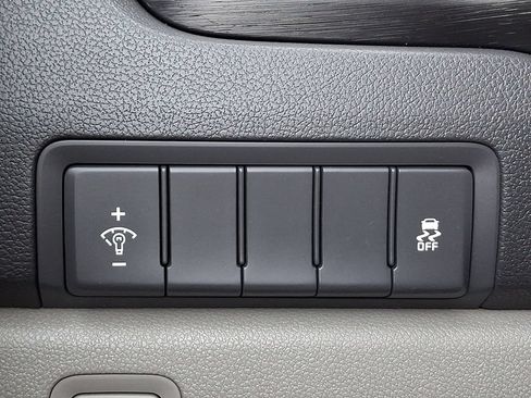 Used 2018 Kia Sedona LX w/ LX Essentials Premium Package FWD image 25