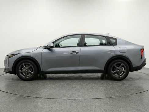 Used 2025 Kia K4 LXS image 5