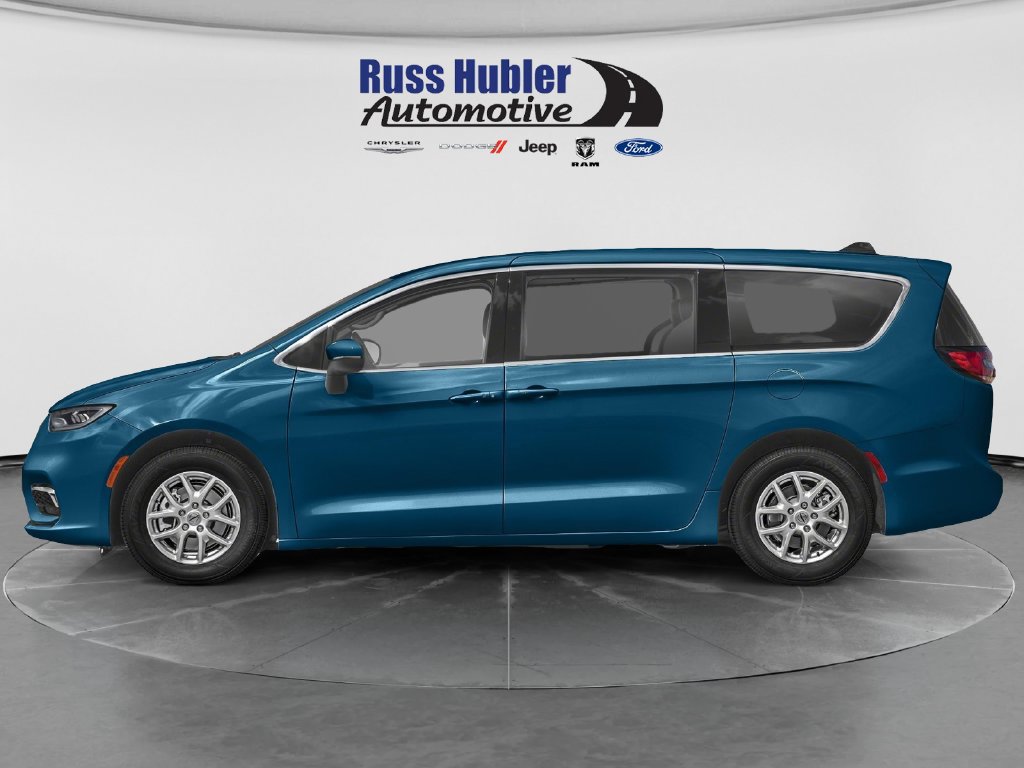 Used 2024 Chrysler Pacifica Touring-L FWD image 3