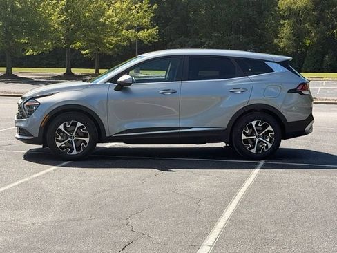 Used 2024 Kia Sportage EX FWD image 4