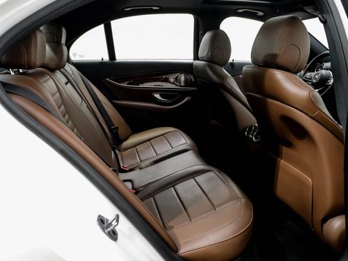Used 2019 Mercedes-Benz E 300 image 34