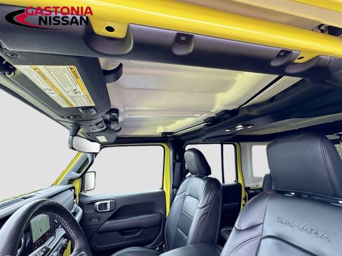 Used 2023 Jeep Wrangler Unlimited Sahara w/ Cold Weather Group image 29