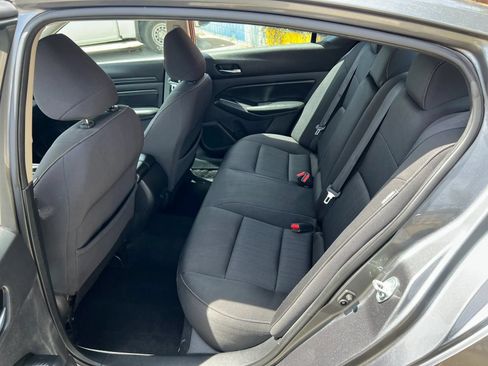 Used 2019 Nissan Altima 2.5 S FWD image 9