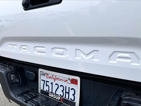 Used 2020 Toyota Tacoma SR w/ SR Convenience Package image 8