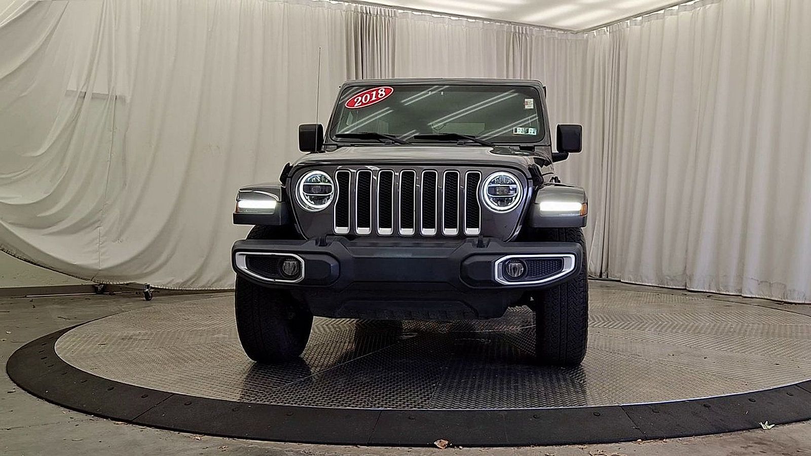 Used 2018 Jeep Wrangler Unlimited Sahara w/ Cold Weather Group AWD/4WD image 6