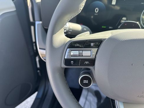 Used 2025 Hyundai Ioniq 5 SEL AWD/4WD image 17
