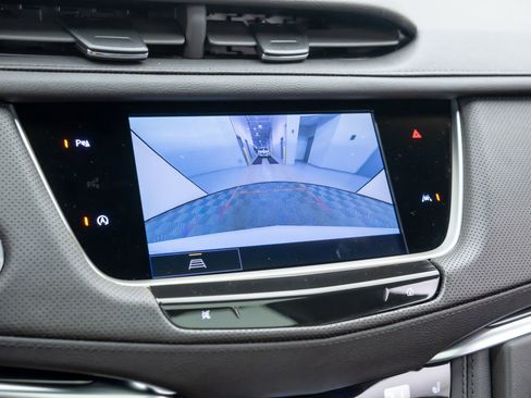 New 2025 Cadillac XT6 Luxury image 23