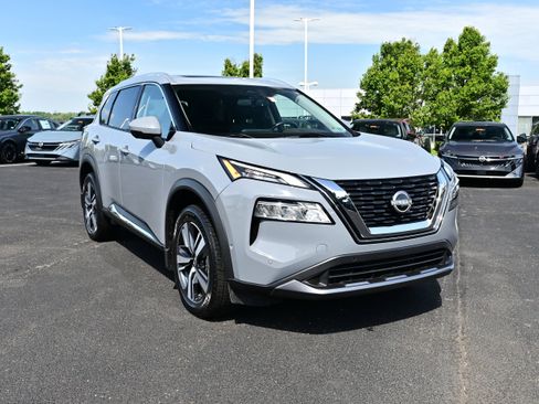 Used 2023 Nissan Rogue SL w/ SL Premium Package AWD/4WD image 2