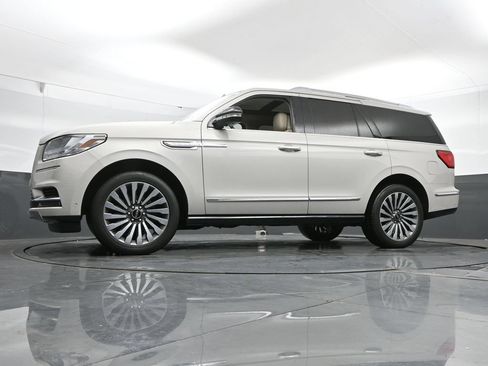 Used 2019 Lincoln Navigator Reserve AWD/4WD image 47
