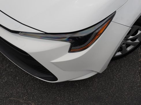 Used 2024 Toyota Corolla LE FWD image 28