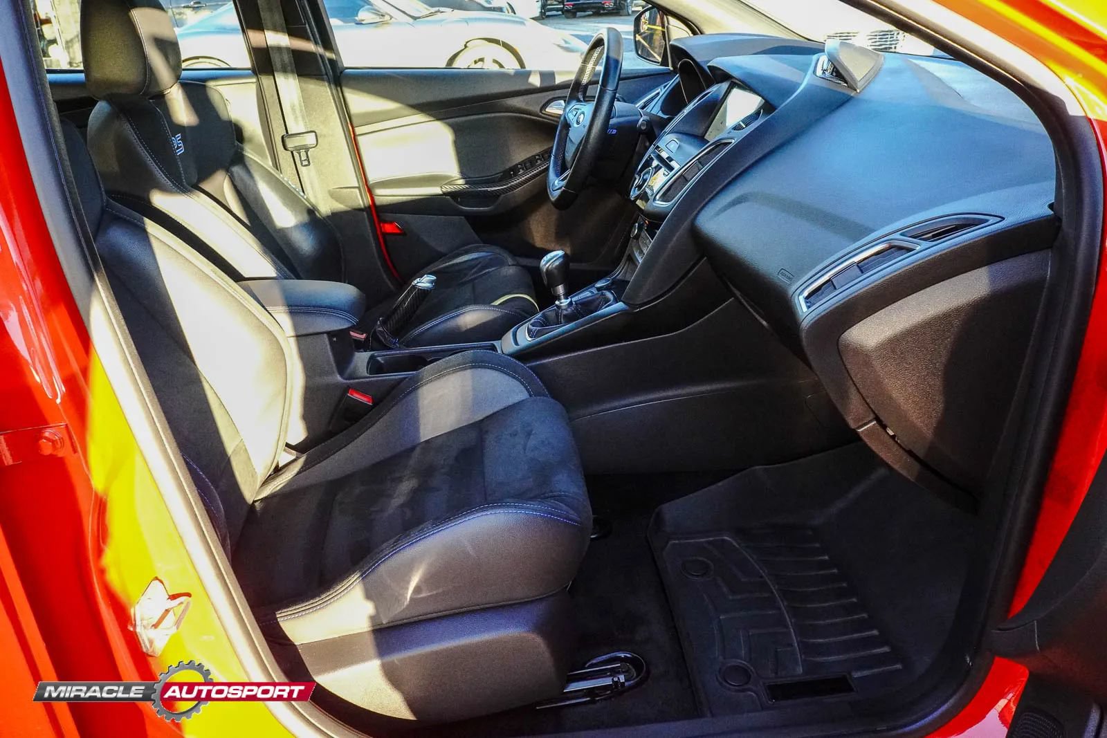 Used 2018 Ford Focus RS AWD/4WD image 31