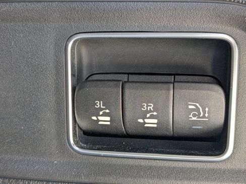 Used 2022 Mercedes-Benz GLS 450 4MATIC image 19