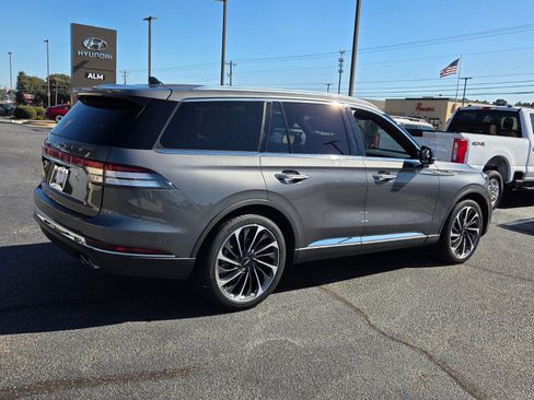 Used 2023 Lincoln Aviator Reserve w/ Equipment Group 201A image 14