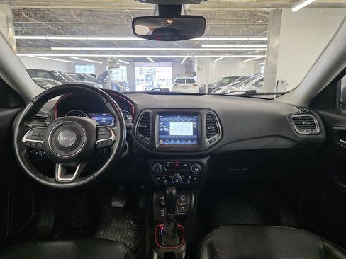 Used 2018 Jeep Compass Trailhawk w/ Navigation Group AWD/4WD image 9