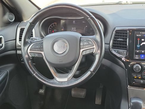 Used 2021 Jeep Grand Cherokee Laredo X AWD/4WD image 25