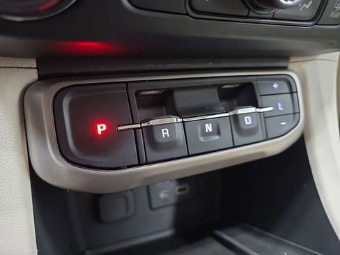 Used 2021 GMC Acadia Denali w/ Denali Technology Package image 22