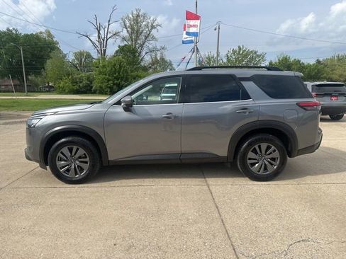 Used 2024 Nissan Pathfinder SV FWD image 6