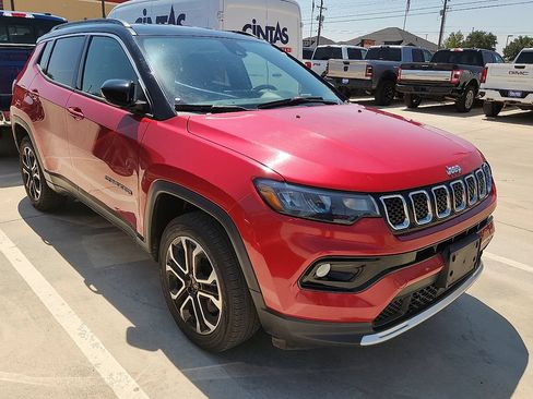 Used 2023 Jeep Compass Limited AWD/4WD image 4