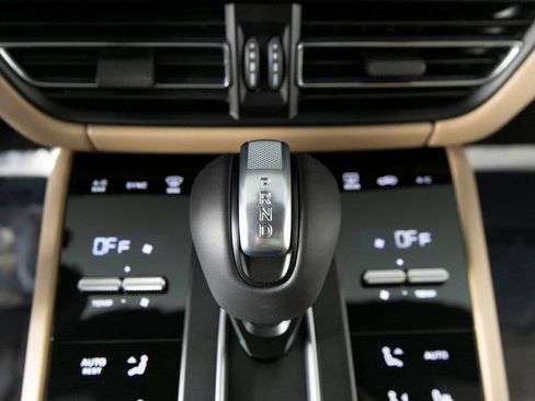 New 2026 Porsche Macan AWD/4WD image 27